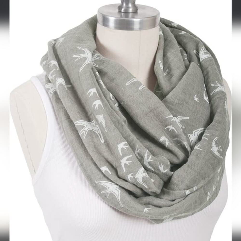 Bebe au Lait Premium Muslin Lightweight 2 in 1 Nursing Scarf NWOT